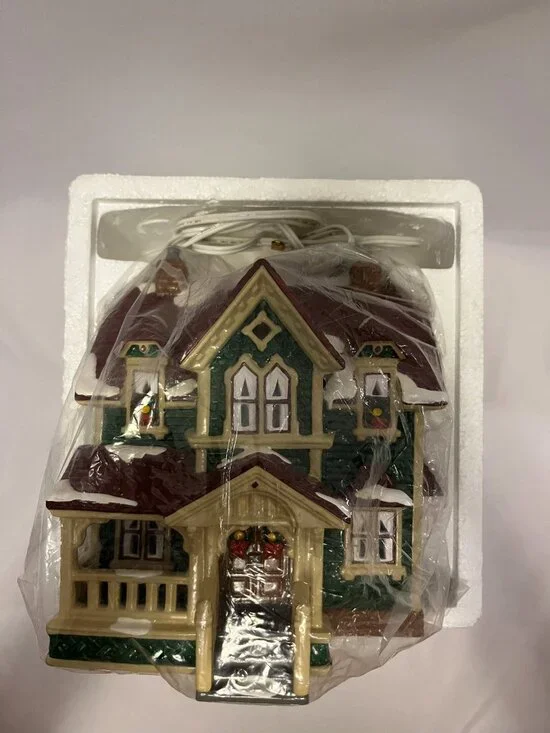 Department 56 Snow Village – Hartford House – Lighted Building – Original Box - Picture 13 of 15